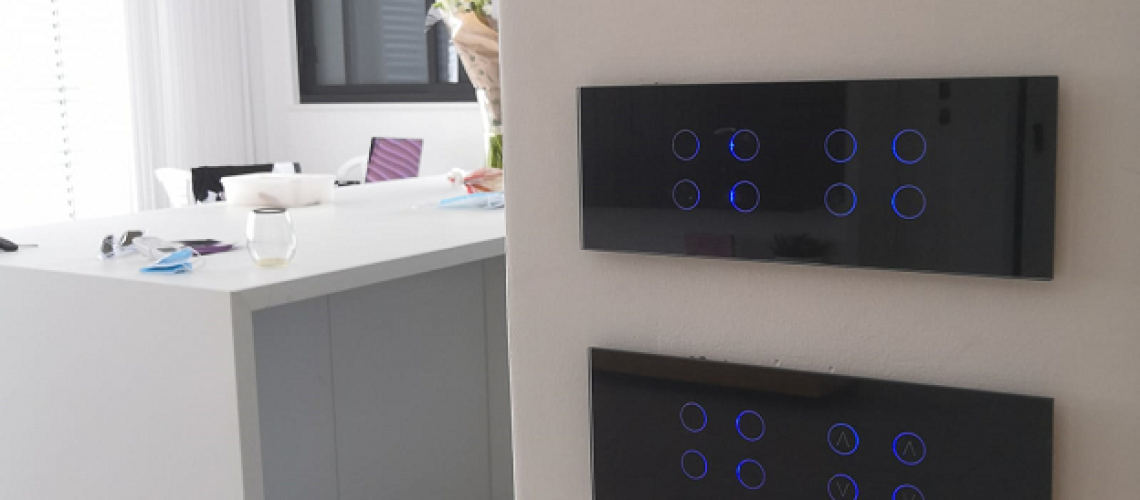 פאנל 8 לחצנים