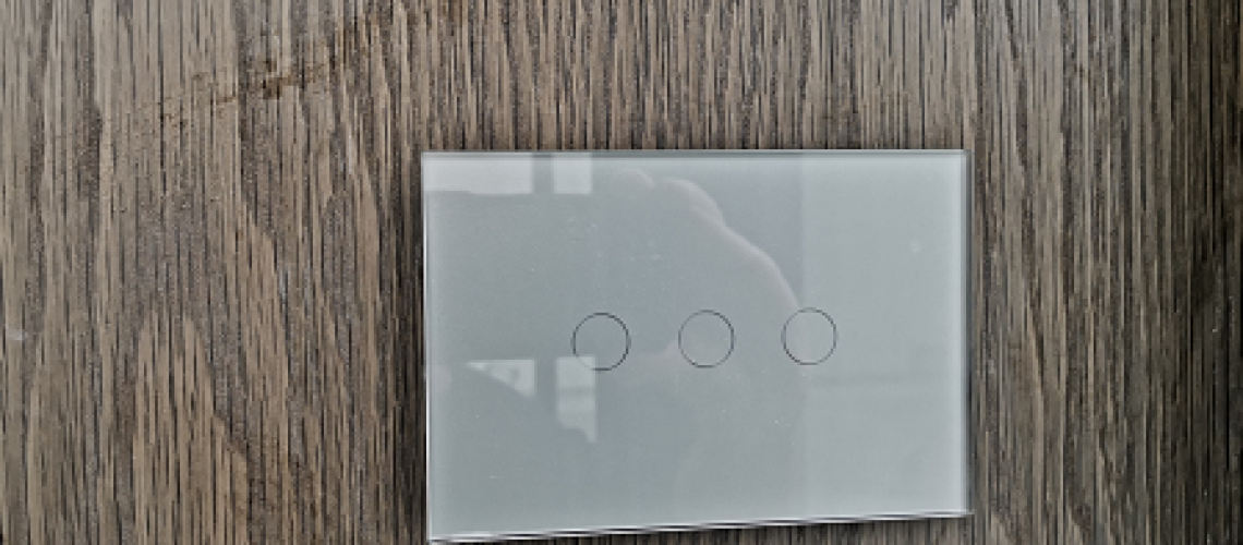 מתג מגע אפור